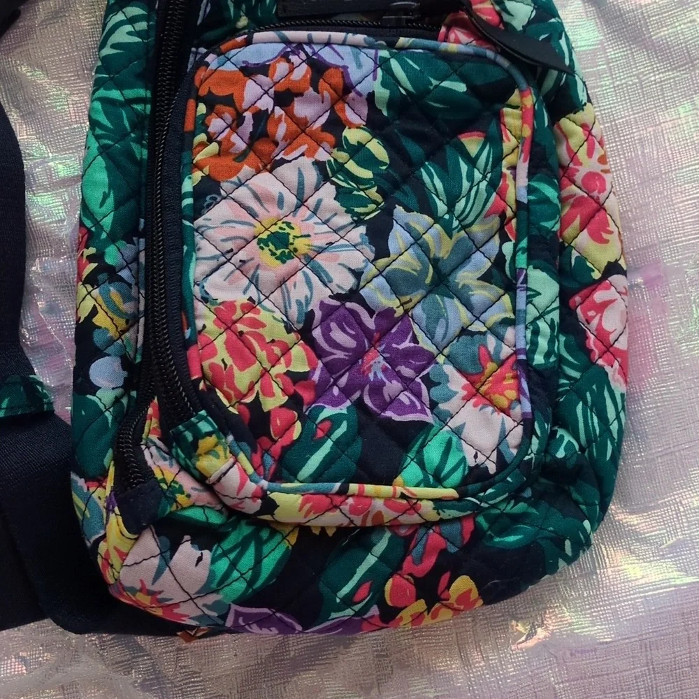 Vera Bradley Floral Quilted Sling Bag NWOT - Picture 4 of 6